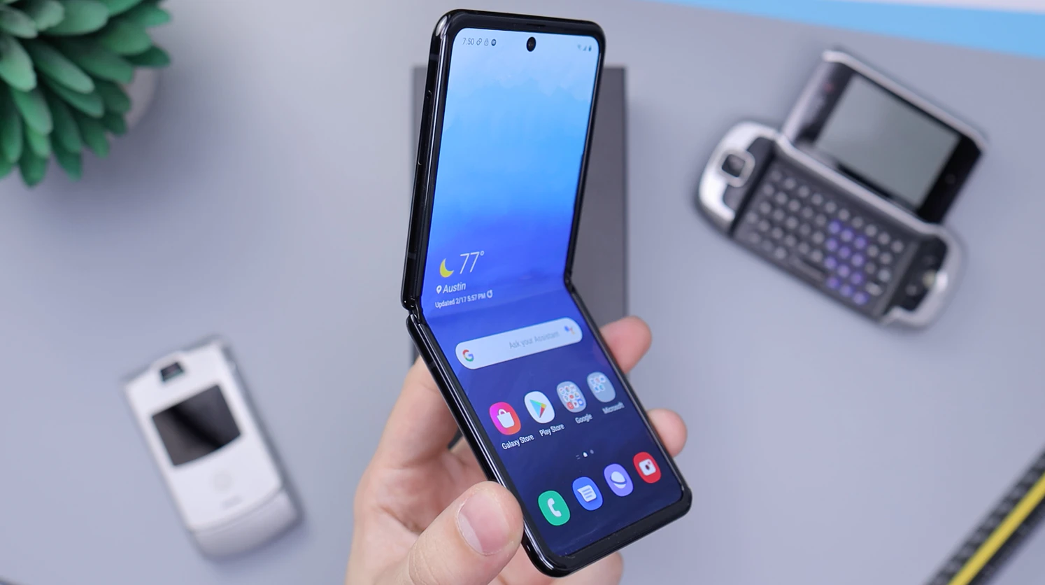 Google, İlk Katlanabilir Cep Telefonunu 2021'de Piyasaya Sürebilir
